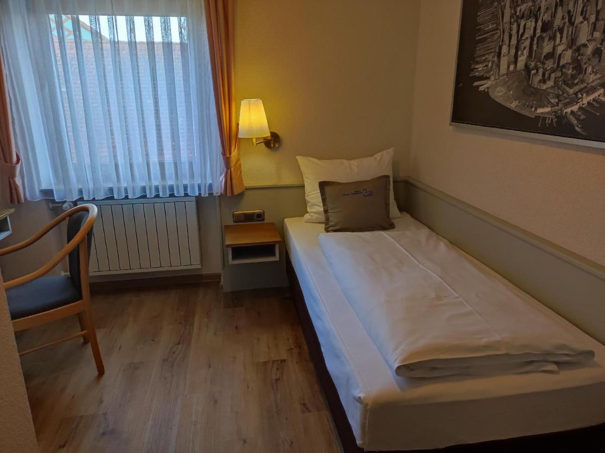 Hotel Gasthof Zum Schwan Steinsfeld Exterior foto