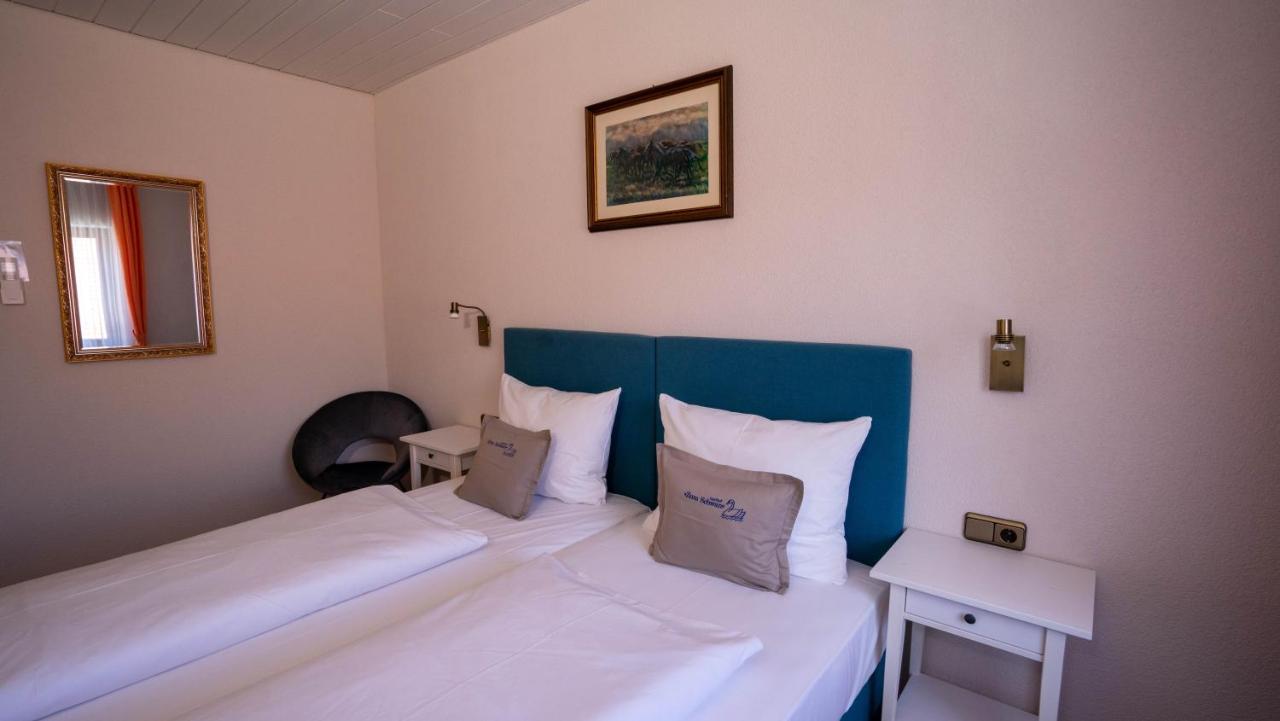 Hotel Gasthof Zum Schwan Steinsfeld Exterior foto