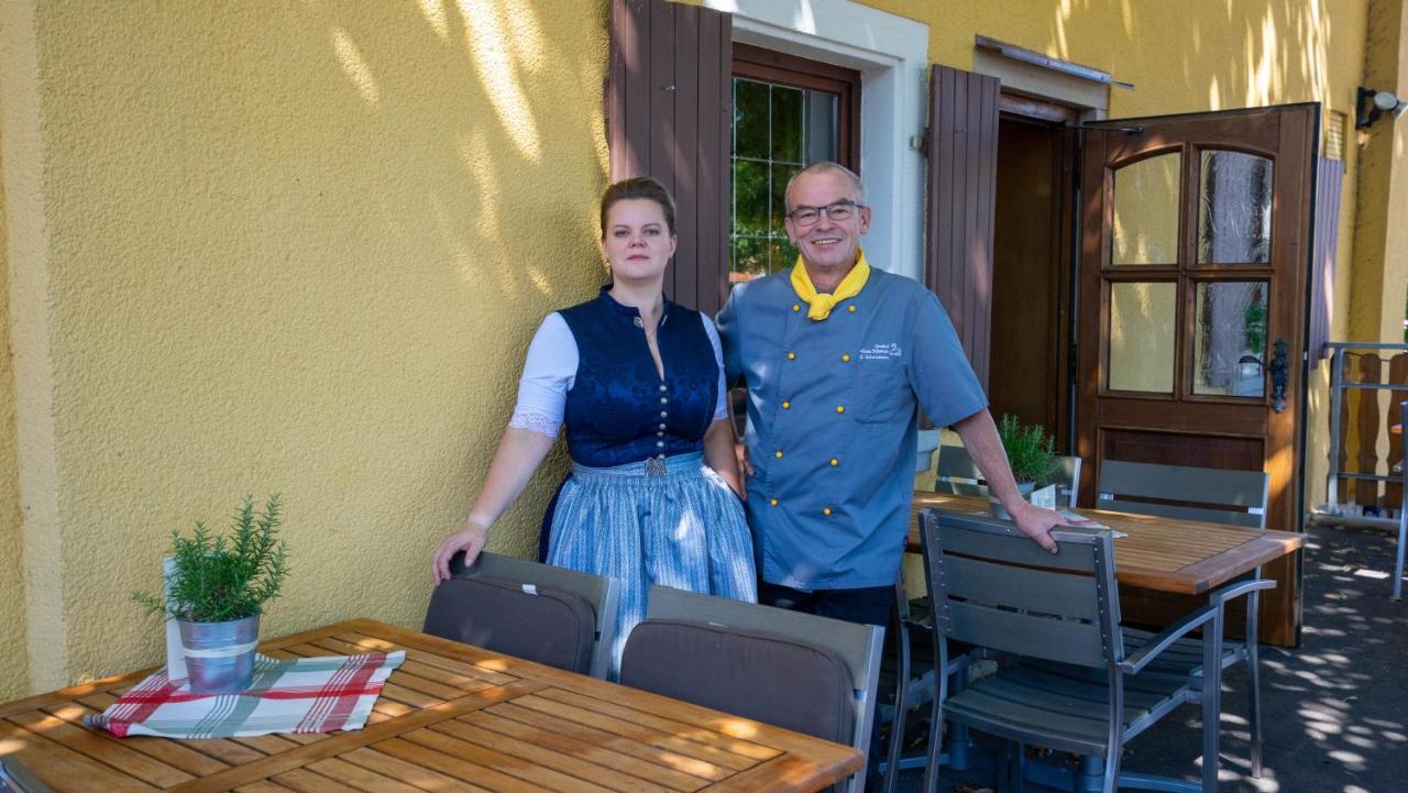 Hotel Gasthof Zum Schwan Steinsfeld Exterior foto