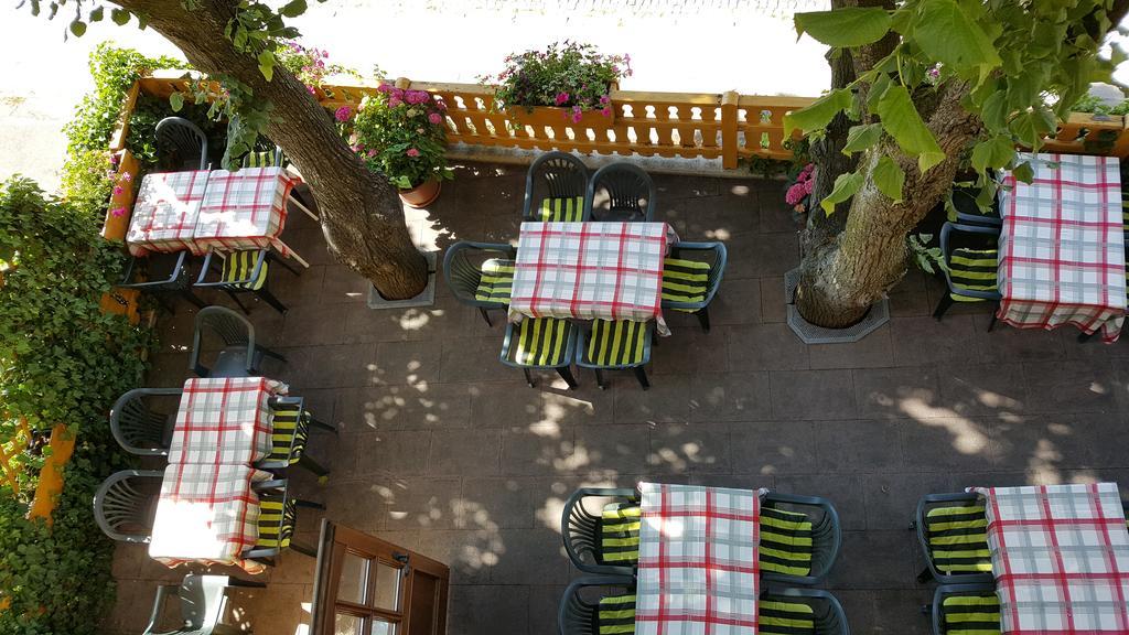 Hotel Gasthof Zum Schwan Steinsfeld Exterior foto