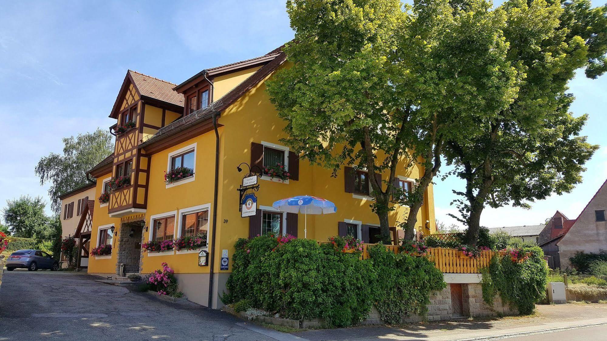 Hotel Gasthof Zum Schwan Steinsfeld Exterior foto