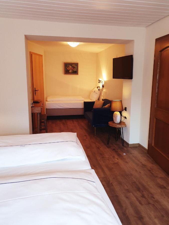 Hotel Gasthof Zum Schwan Steinsfeld Exterior foto