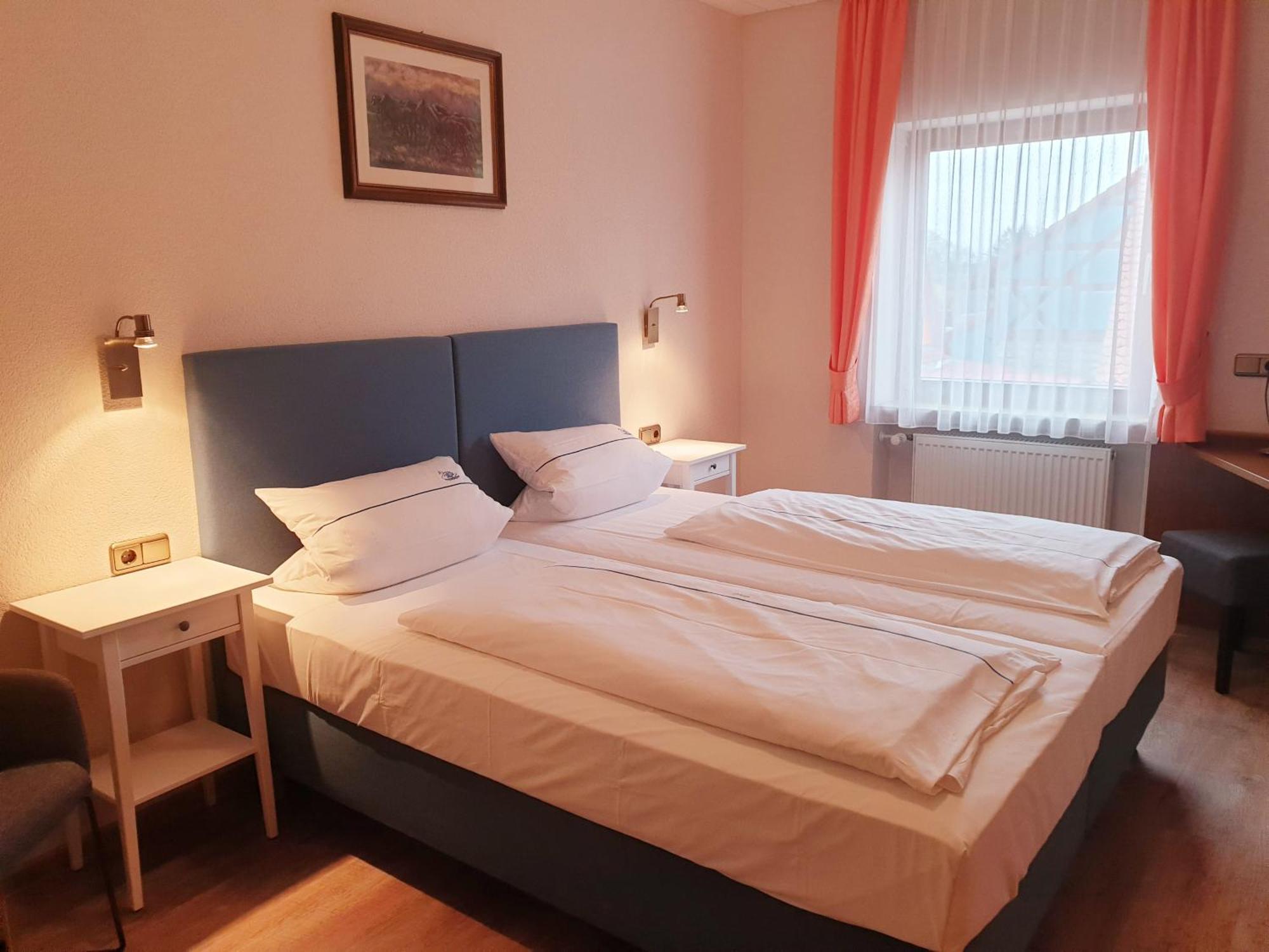 Hotel Gasthof Zum Schwan Steinsfeld Exterior foto
